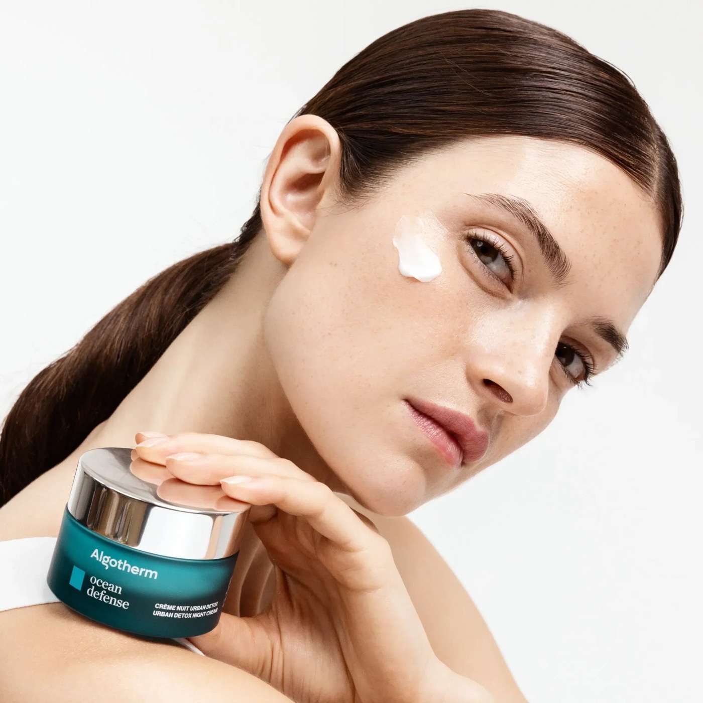 Árt-e a kék fény a bőrnek?